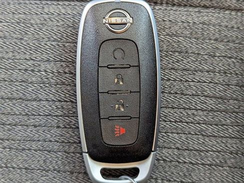 Certified 2023 Nissan Rogue SV image 32