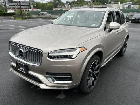 Used 2023 Volvo XC90 B6 Plus AWD/4WD image 2