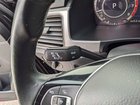 Used 2019 Volkswagen Atlas SEL Premium image 34