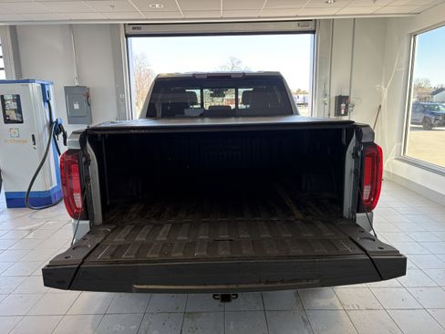 Used 2024 GMC Sierra 1500 SLT w/ SLT Premium Plus Package image 5