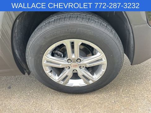 Used 2024 GMC Terrain SLE FWD image 10