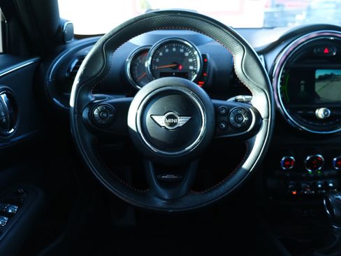 Used 2017 MINI Cooper Clubman Cooper Hatchback 4D image 23
