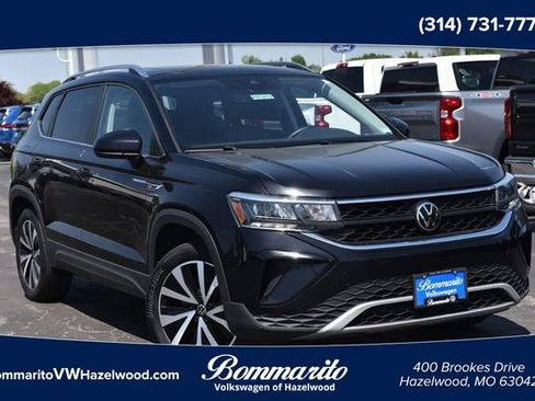 Used 2023 Volkswagen Taos SE w/ Panoramic Sunroof Package AWD/4WD image 1