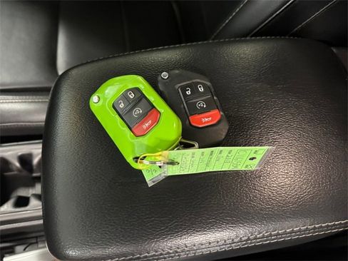 Used 2018 Jeep Wrangler Unlimited Sahara w/ Uconnect 4C Nav & Sound Group image 26