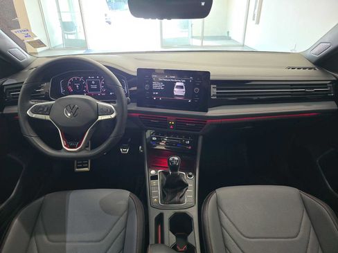 Used 2026 Volkswagen Jetta GLI Autobahn FWD image 9