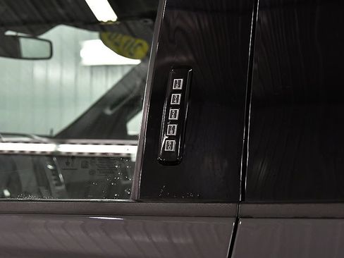 Used 2020 Ford F150 XLT w/ Equipment Group 302A Luxury AWD/4WD image 16