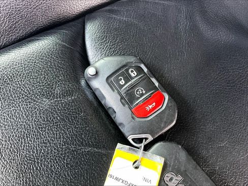 Used 2018 Jeep Wrangler Unlimited Rubicon AWD/4WD image 14