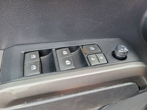 Used 2019 Toyota Tacoma TRD Sport AWD/4WD image 19