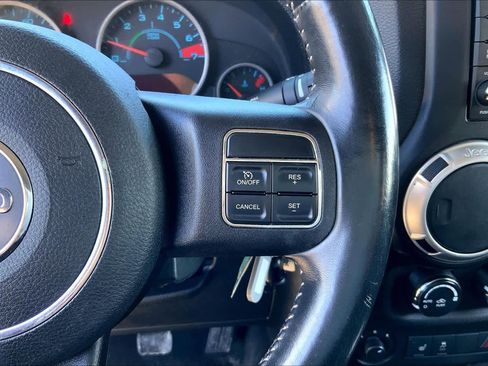 Used 2012 Jeep Wrangler Rubicon image 18