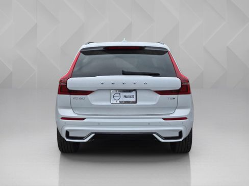 New 2026 Volvo XC60 T8 Ultra w/ Climate Package AWD/4WD image 5