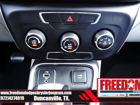 Used 2018 Jeep Compass Latitude FWD image 22