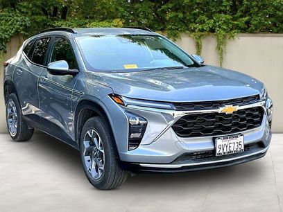 Used 2025 Chevrolet Trax LT w/ Driver Confidence Package