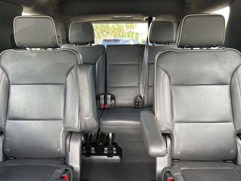 Used 2023 GMC Yukon SLT RWD image 14