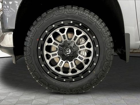 Used 2021 Chevrolet Silverado 1500 LTZ w/ LTZ Premium Package AWD/4WD image 26