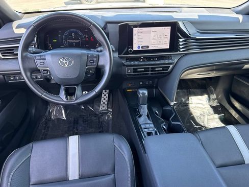 Used 2025 Toyota Camry SE FWD image 30