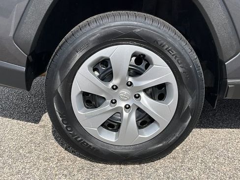 Used 2023 Toyota RAV4 LE image 19