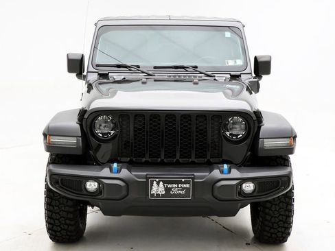Used 2023 Jeep Wrangler Unlimited w/ Cold Weather Group AWD/4WD image 4