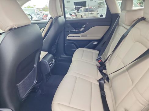 New 2026 Lincoln Corsair Premiere image 17