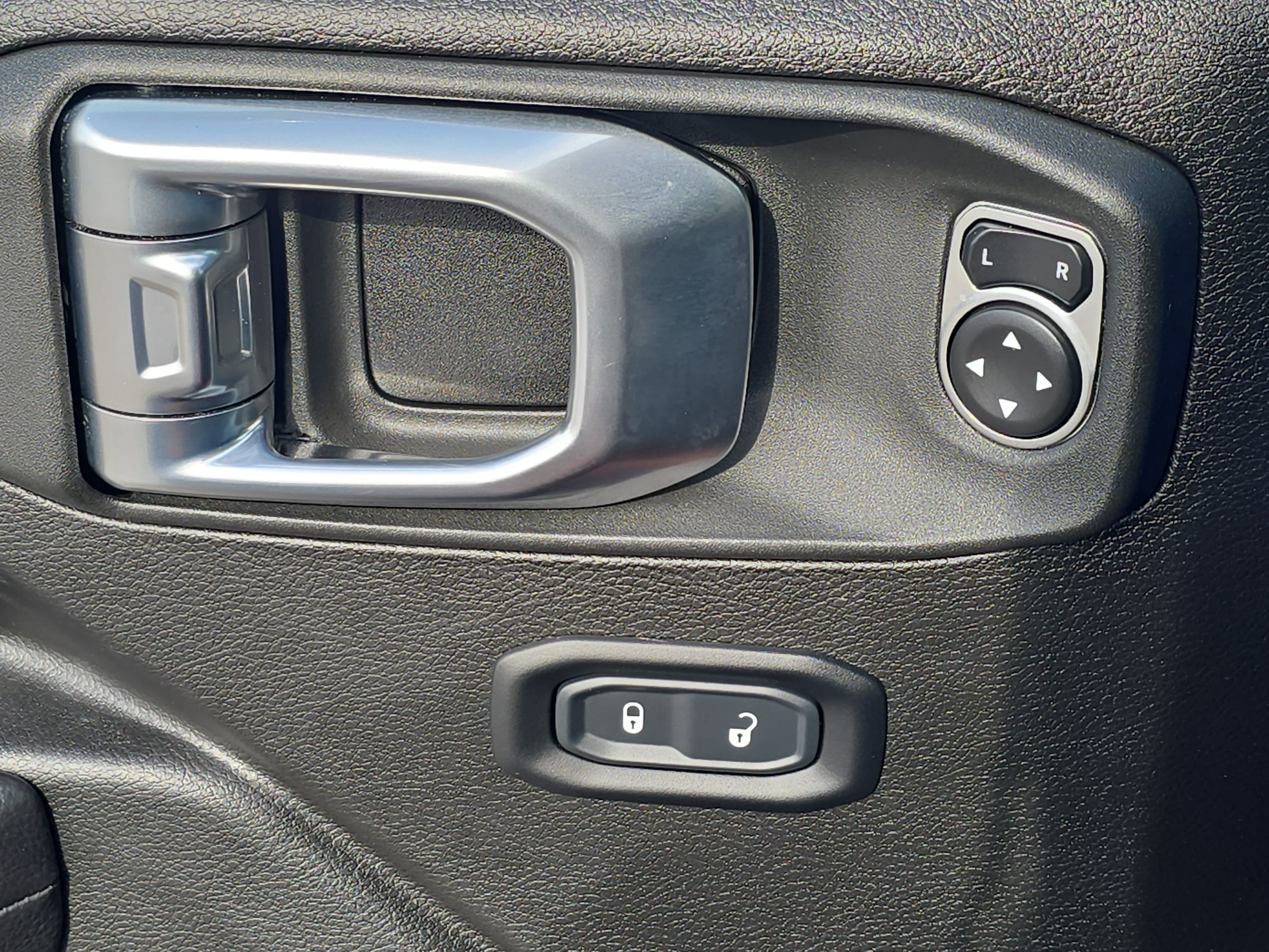 Used 2023 Jeep Wrangler Sport AWD/4WD image 27