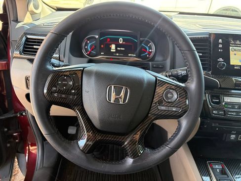 Used 2022 Honda Pilot Touring image 17
