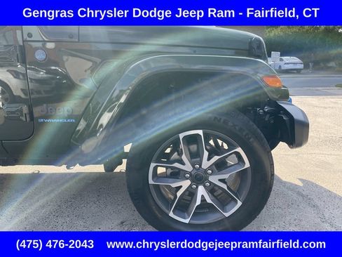 Used 2024 Jeep Wrangler Unlimited AWD/4WD image 7