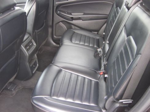 Used 2024 Ford Edge SEL AWD/4WD image 11