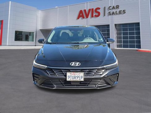 Used 2025 Hyundai Elantra SEL FWD image 2