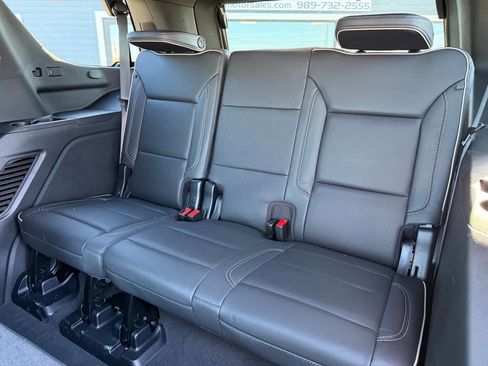 Used 2023 GMC Yukon SLT w/ SLT Luxury Package AWD/4WD image 36