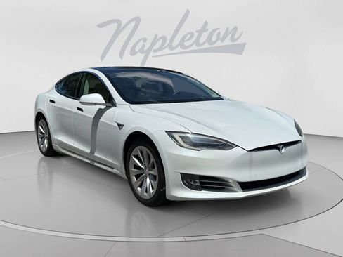 Used 2018 Tesla Model S 75D AWD/4WD image 3