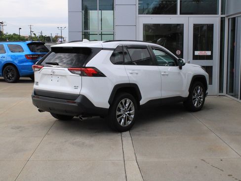 Used 2020 Toyota RAV4 XLE Premium AWD/4WD image 6