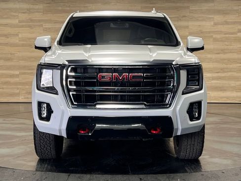 Used 2024 GMC Yukon XL AT4 w/ AT4 Premium Plus Package AWD/4WD image 7