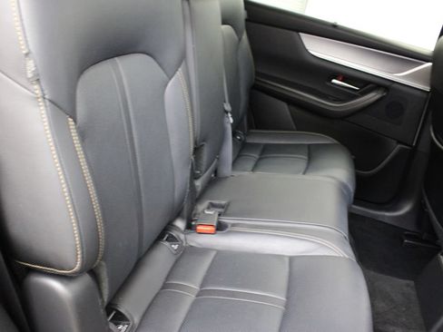 Used 2025 MAZDA CX-70 3.3 Turbo w/ Preferred Package AWD/4WD image 20
