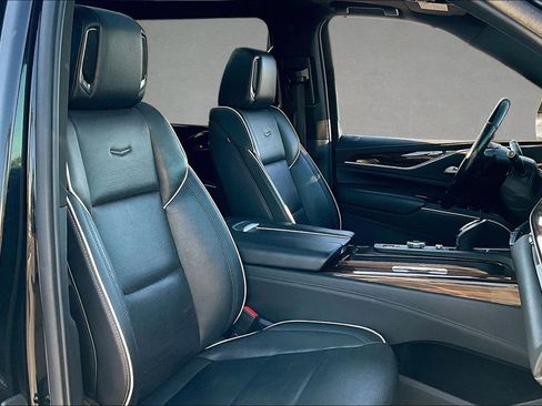 Used 2021 Cadillac Escalade ESV Premium Luxury w/ Driver Assist Tech Package AWD/4WD image 35