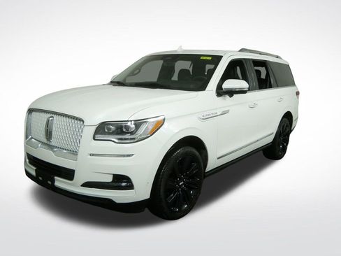 Used 2024 Lincoln Navigator Reserve w/ Equipment Group 201A AWD/4WD image 9