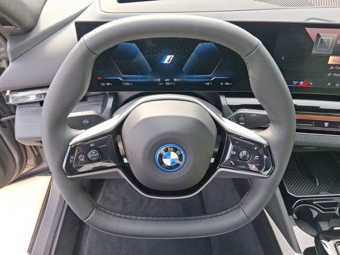 New 2026 BMW i5 eDrive40 w/ Premium Package image 14