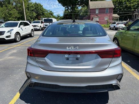Used 2024 Kia Forte LXS w/ LXS Technology Package FWD image 12