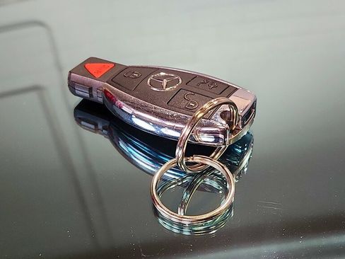 Used 2013 Mercedes-Benz SL 63 AMG image 31