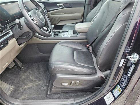 Used 2025 Kia Carnival FWD image 15