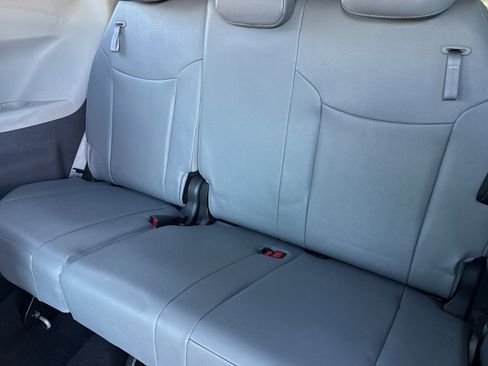 Certified 2023 Toyota Sienna XLE image 19