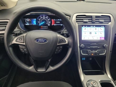 Used 2019 Ford Fusion SE FWD image 22