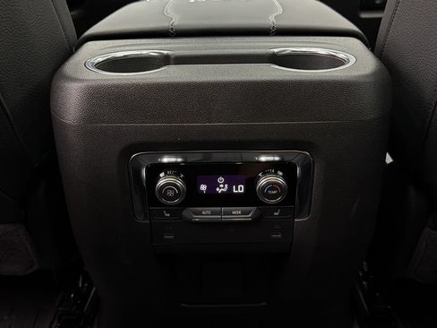 Used 2026 GMC Yukon Denali w/ Sun & Power Step Package AWD/4WD image 36