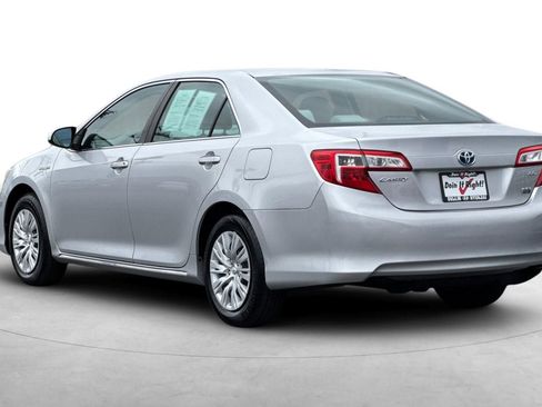 Used 2014 Toyota Camry LE FWD image 4