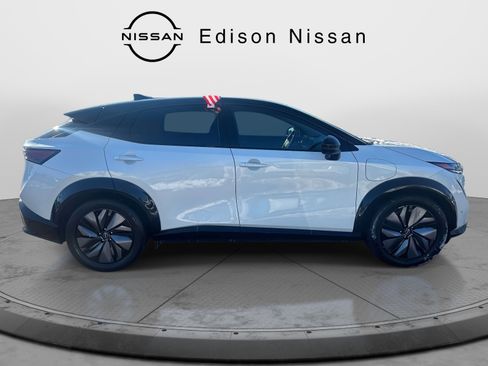 Used 2024 Nissan Ariya AWD image 3