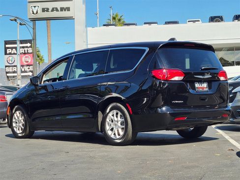 Used 2024 Chrysler Voyager LX image 2