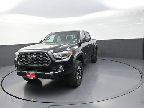 Used 2021 Toyota Tacoma TRD Off-Road AWD/4WD image 35