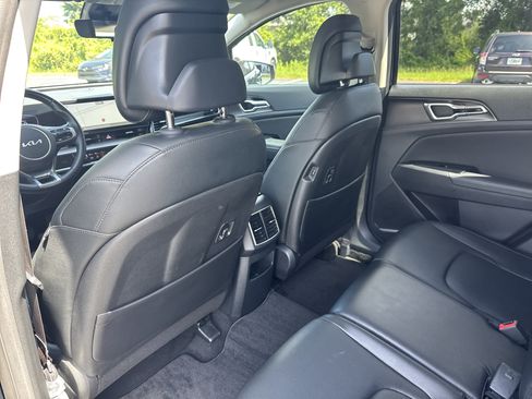 Used 2025 Kia Sportage EX FWD image 25