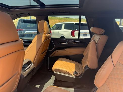 Used 2022 Cadillac Escalade Sport w/ Touring Package AWD/4WD image 2
