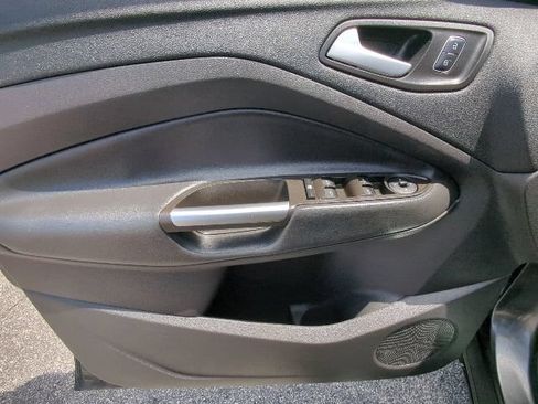 Used 2017 Ford Escape SE AWD/4WD image 12