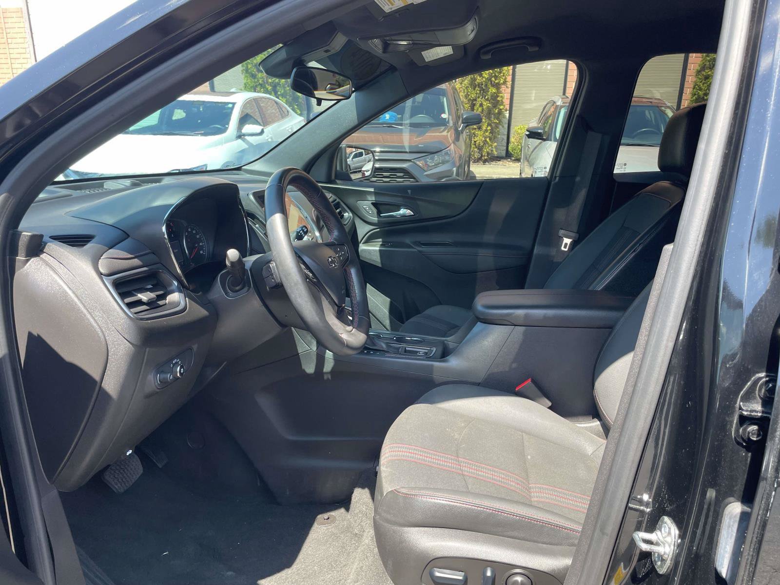 Used 2024 Chevrolet Equinox RS FWD image 4