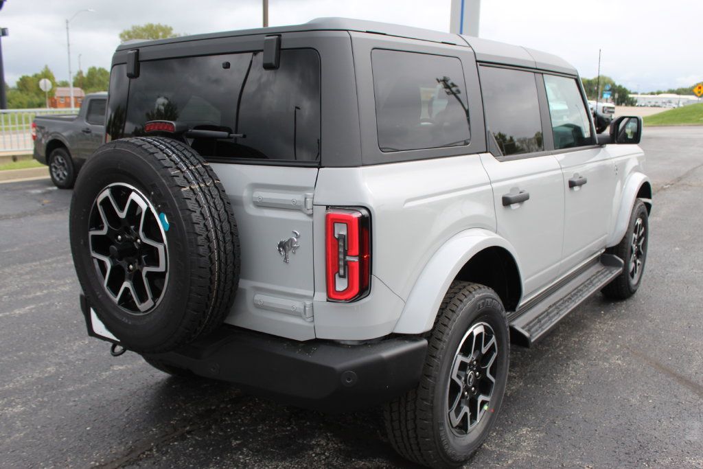 New 2026 Ford Bronco Outer Banks AWD/4WD image 5